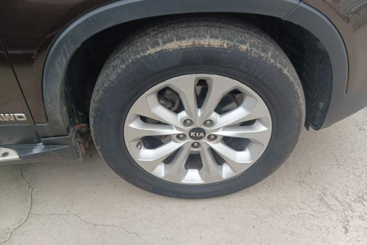 Used Kia Sorento 2013 2.2T 7-seat Diesel Luxury Edition Right Front Wheel Hub