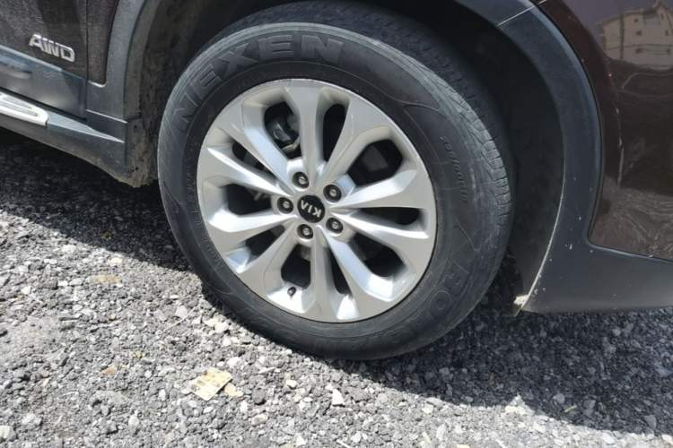 Used Kia Sorento 2013 2.2T 5-Seater Diesel Comfort Edition Right Front Wheel Hub
