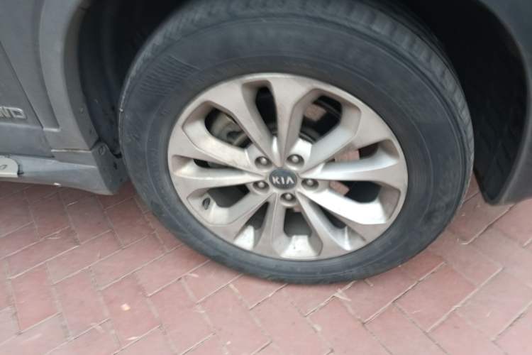 Used Kia Sorento 2013 2.2T 7-seat Diesel Luxury Edition Right Front Wheel Hub
