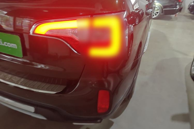 Used Kia Sorento 2013 2.4L 5-seat Gasoline Luxury Edition Right Rear Taillight