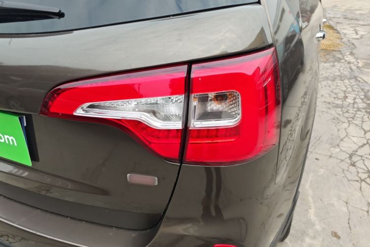 Used Kia Sorento 2013 2.4L 7-Seater Gasoline Luxury Version China IV Standard Right Rear Taillight