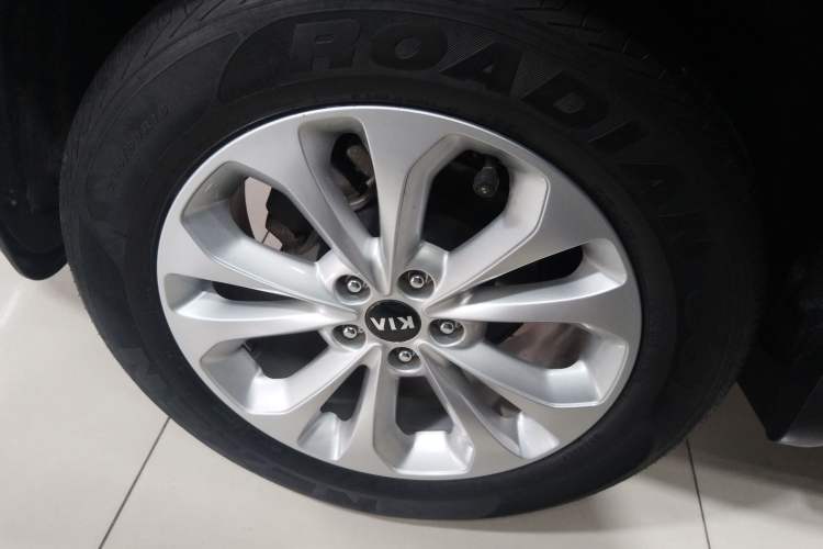 Used Kia Sorento 2013 2.2T 7-seat Diesel Comfort Edition Right Rear Wheel Hub