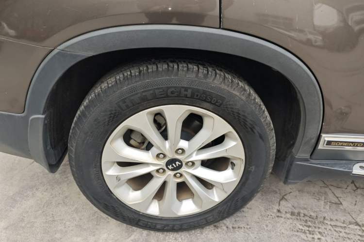 Used Kia Sorento 2013 2.4L 7-Seater Gasoline Luxury Version China IV Standard Right Rear Wheel Hub