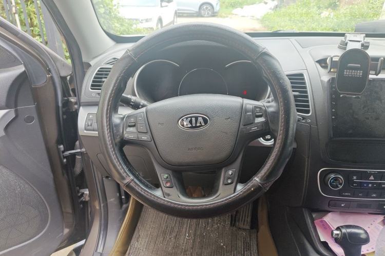Used Kia Sorento 2013 2.4L 5-Seater Gasoline Luxury Version China IV Standard Steering Wheel