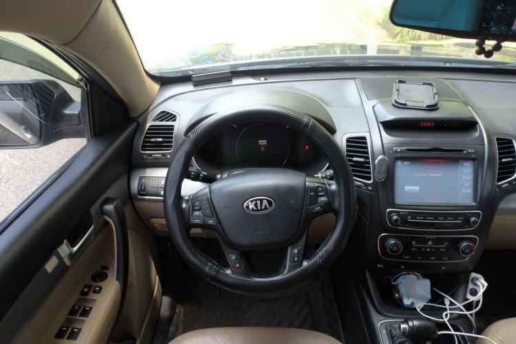 Used Kia Sorento 2013 2.4L 7-Seater Gasoline Luxury Version China IV Standard Steering Wheel