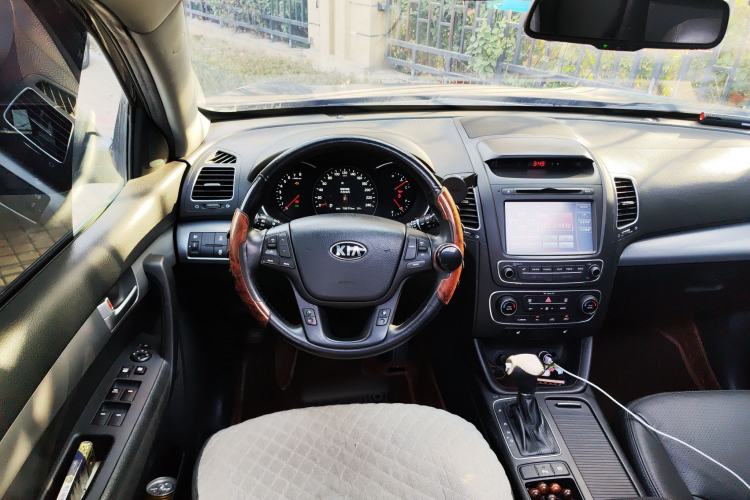 Used Kia Sorento 2013 2.4L 7-Seater Gasoline Luxury Version China IV Standard Steering Wheel