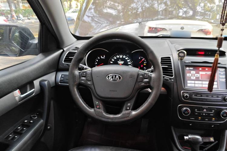 Used Kia Sorento 2013 2.2T 7-seat Diesel Luxury Edition Steering Wheel