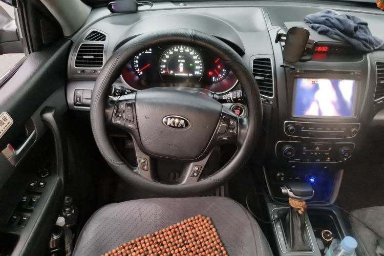 Used Kia Sorento 2013 2.4L 7-seat Gasoline Luxury Edition Steering Wheel