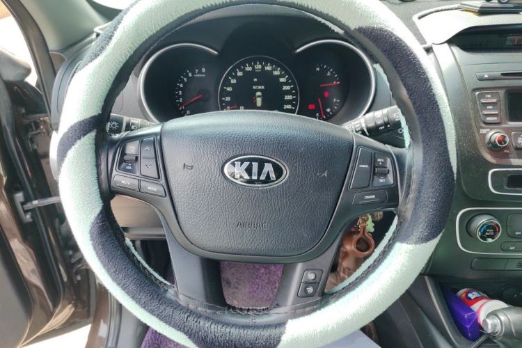 Used Kia Sorento 2013 2.4L 7-Seater Gasoline Comfort Edition China V Standard Steering Wheel