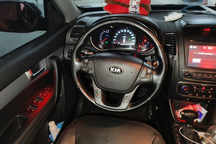 Used Kia Sorento 2013 2.4L 7-Seater Gasoline Luxury Version China IV Standard Steering Wheel