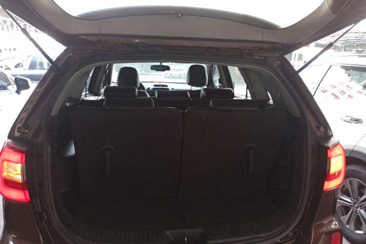 Used Kia Sorento 2013 2.4L 7-Seater Gasoline Comfort Version China IV Standard Trunk