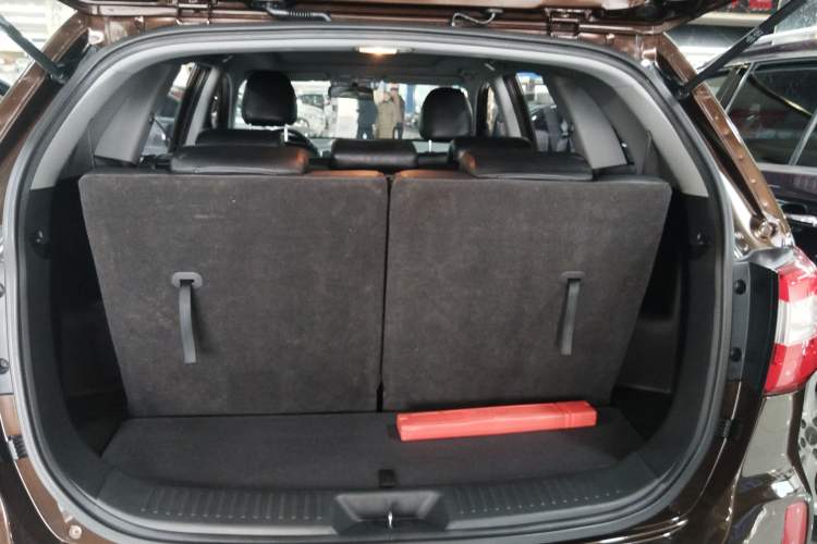 Used Kia Sorento 2013 2.2T 7-seat Diesel Comfort Edition Trunk