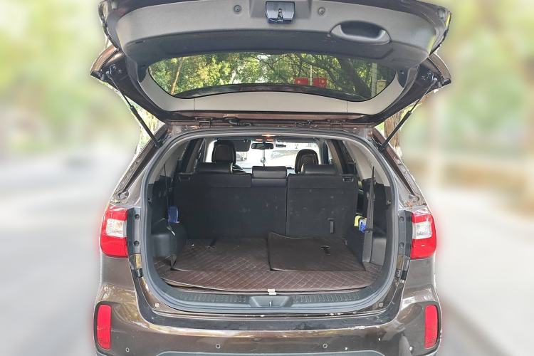 Used Kia Sorento 2013 2.2T 7-seat Diesel Luxury Edition Trunk
