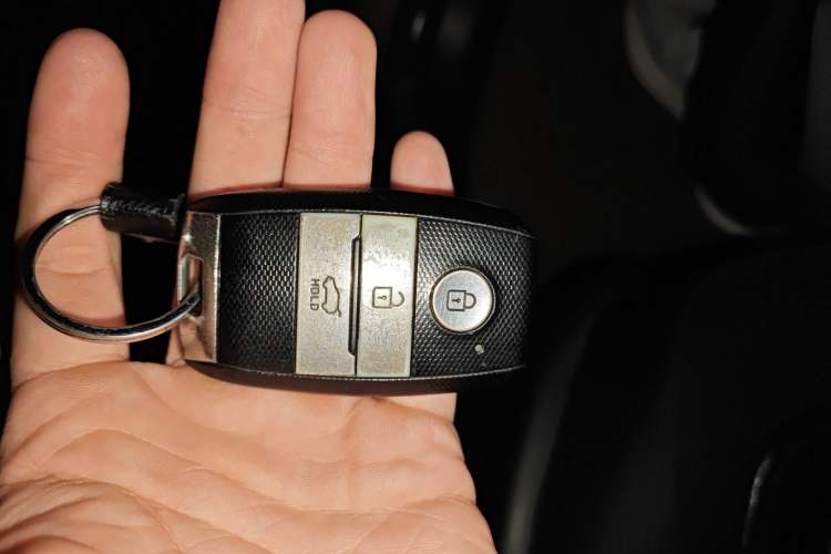 Used Kia Sorento 2013 2.2T 7-seat Diesel Luxury Edition Vehicle Key