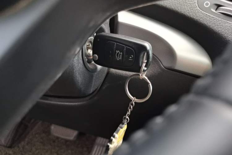 Used Kia Sorento 2013 2.2T 5-Seater Diesel Comfort Edition Vehicle Key