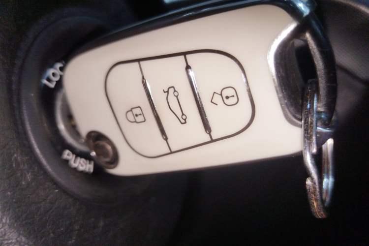 Used Kia Sorento 2013 2.2T 7-seat Diesel Comfort Edition Vehicle Key