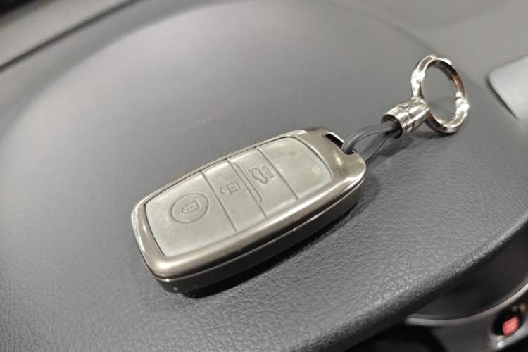 Used Kia Sorento 2013 2.4L 5-seat Gasoline Luxury Edition Vehicle Key