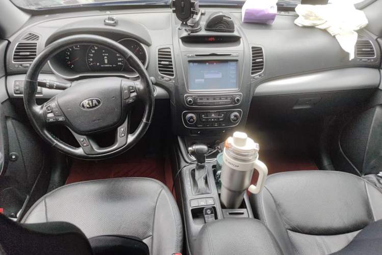Used Kia Sorento 2013 2.2T 7-seat Diesel Luxury Edition Center Console