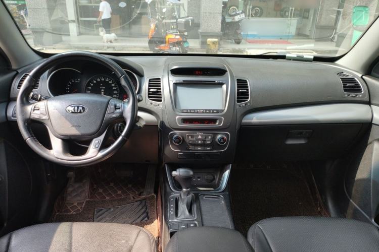Used Kia Sorento 2013 2.4L 5-Seater Gasoline Comfort Version China IV Standard Center Console