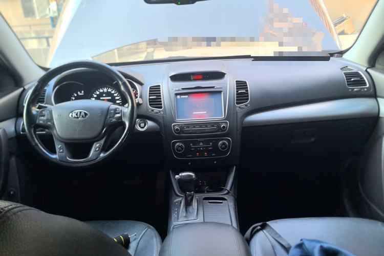 Used Kia Sorento 2013 2.2T 7-seat Diesel Luxury Edition Center Console