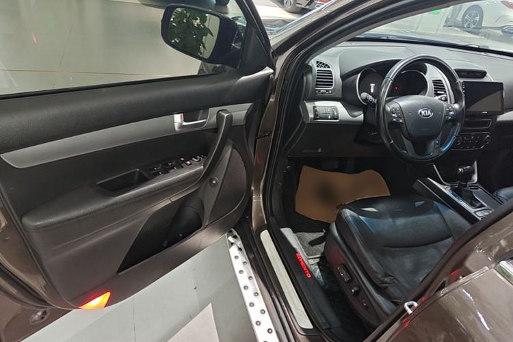 Used Kia Sorento 2013 2.4L 7-Seater Gasoline Comfort Version China IV Standard Driver Seat