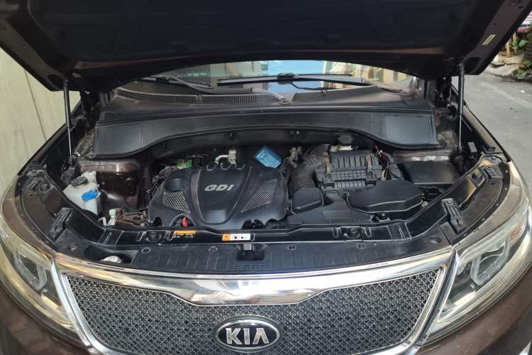 Used Kia Sorento 2013 2.4L 7-Seater Gasoline Comfort Version China IV Standard Engine Bay