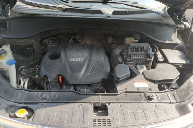 Used Kia Sorento 2013 2.4L 5-Seater Gasoline Comfort Version China IV Standard Engine Bay