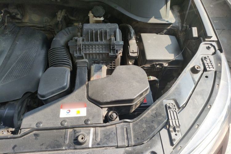 Used Kia Sorento 2013 2.4L 5-Seater Gasoline Comfort Version China IV Standard Engine Bay Left