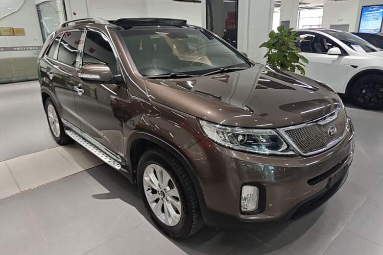 Used Kia Sorento 2013 2.4L 7-Seater Gasoline Comfort Version China IV Standard Front Right 45 Deg