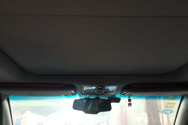 Used Kia Sorento 2013 2.4L 7-Seater Gasoline Comfort Version China IV Standard Headliner