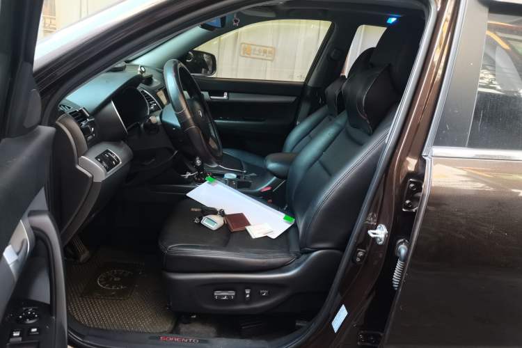 Used Kia Sorento 2013 2.4L 7-Seater Gasoline Comfort Version China IV Standard Left Front Seat