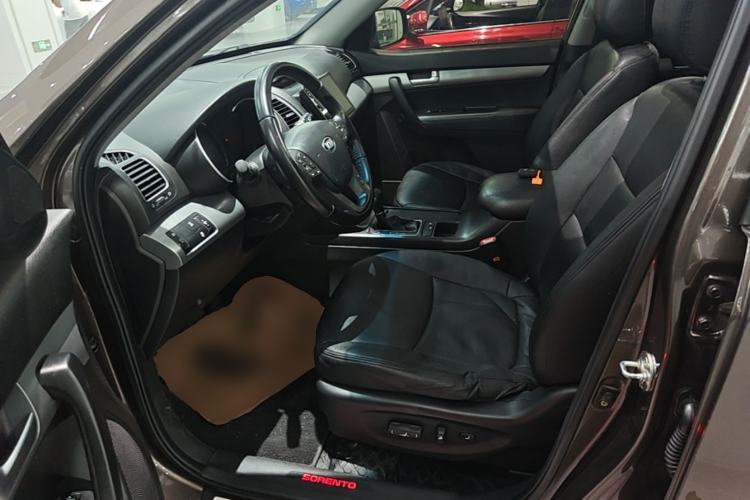 Used Kia Sorento 2013 2.4L 7-Seater Gasoline Comfort Version China IV Standard Left Front Seat