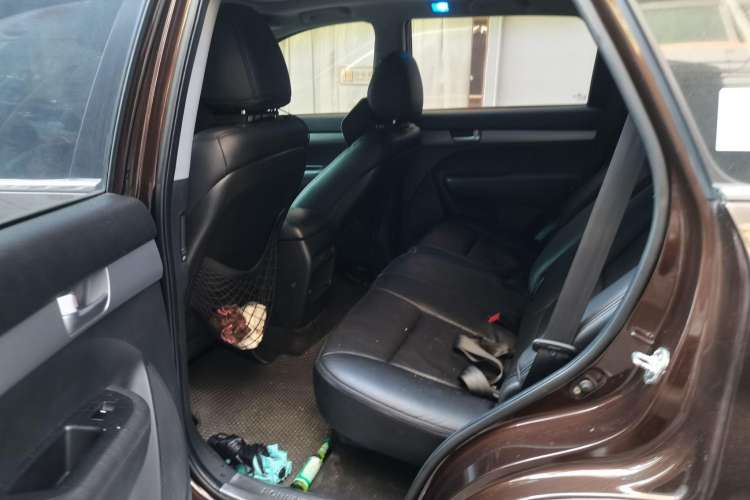 Used Kia Sorento 2013 2.4L 7-Seater Gasoline Comfort Version China IV Standard Left Rear Seat