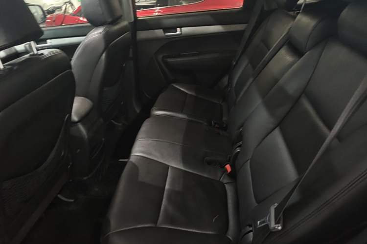 Used Kia Sorento 2013 2.4L 7-Seater Gasoline Comfort Version China IV Standard Left Rear Seat