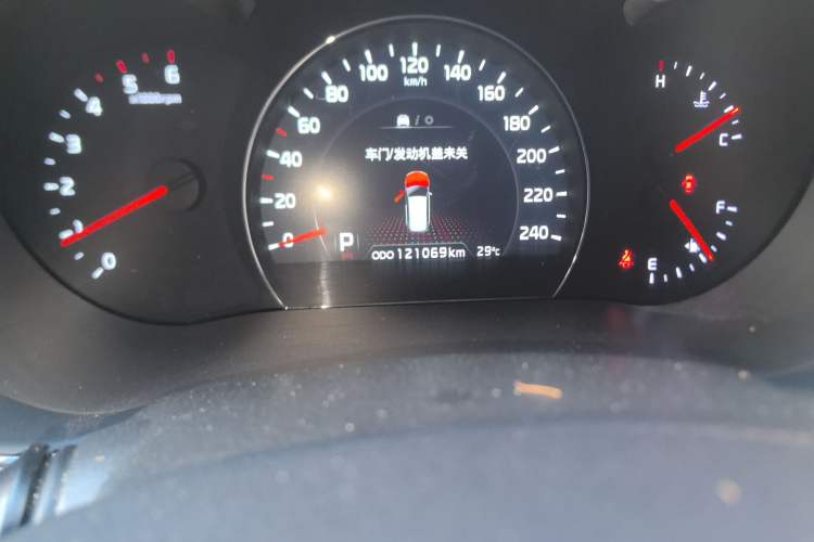 Used Kia Sorento 2013 2.2T 7-seat Diesel Luxury Edition Odometer Close Up