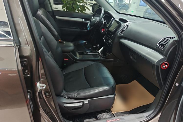 Used Kia Sorento 2013 2.4L 7-Seater Gasoline Comfort Version China IV Standard Right Front Seat
