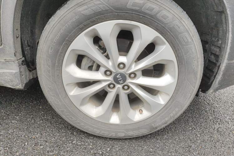 Used Kia Sorento 2013 2.2T 7-seat Diesel Luxury Edition Right Front Wheel Hub
