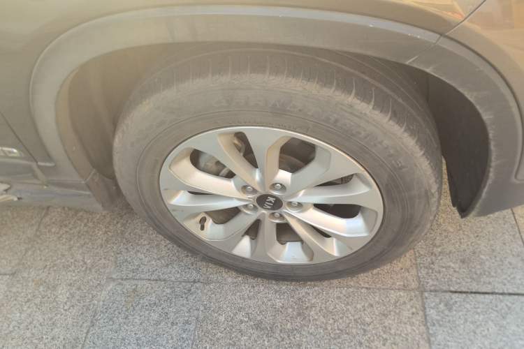 Used Kia Sorento 2013 2.2T 7-seat Diesel Luxury Edition Right Front Wheel Hub