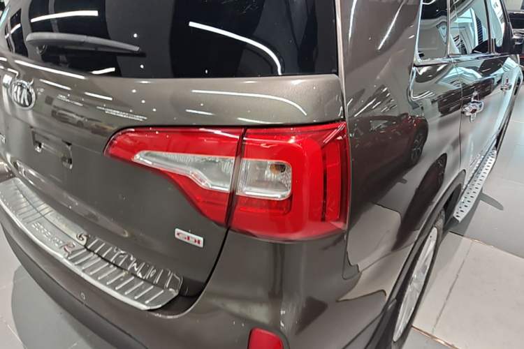 Used Kia Sorento 2013 2.4L 7-Seater Gasoline Comfort Version China IV Standard Right Rear Taillight