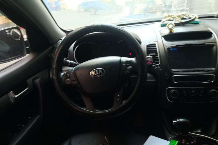 Used Kia Sorento 2013 2.4L 7-Seater Gasoline Comfort Version China IV Standard Steering Wheel