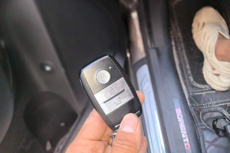 Used Kia Sorento 2013 2.2T 7-seat Diesel Luxury Edition Vehicle Key