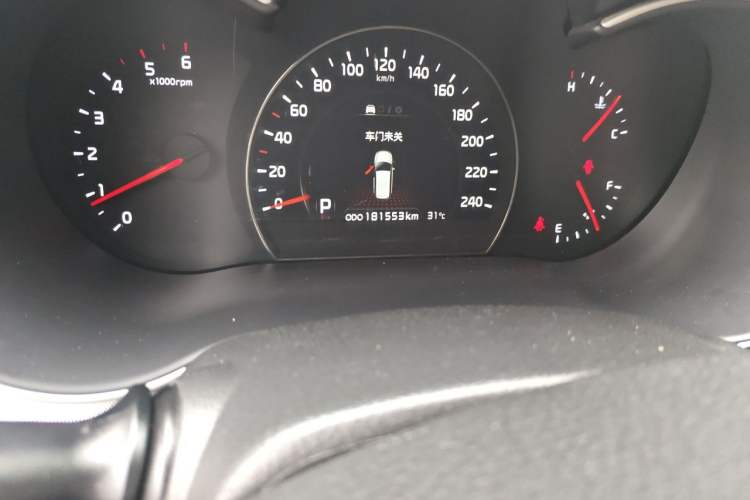 Used Kia Sorento 2013 2.2T 5-Seater Diesel Luxury Edition Odometer Close Up