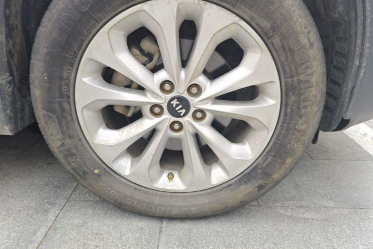 Used Kia Sorento 2013 2.2T 5-Seater Diesel Luxury Edition Right Front Wheel Hub