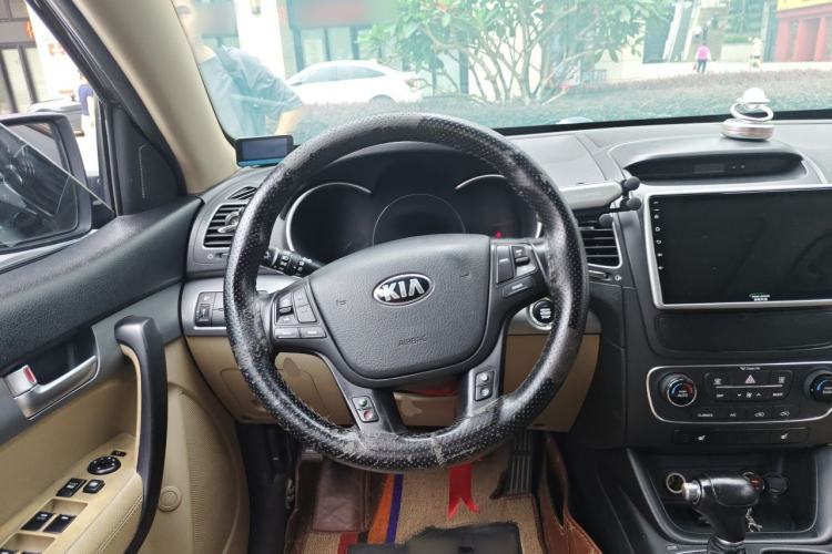 Used Kia Sorento 2013 2.2T 5-Seater Diesel Luxury Edition Steering Wheel