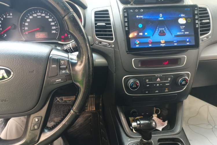 Used Kia Sorento 2013 2.4L 5-Seater Gasoline Comfort Edition Audio And AC Panel