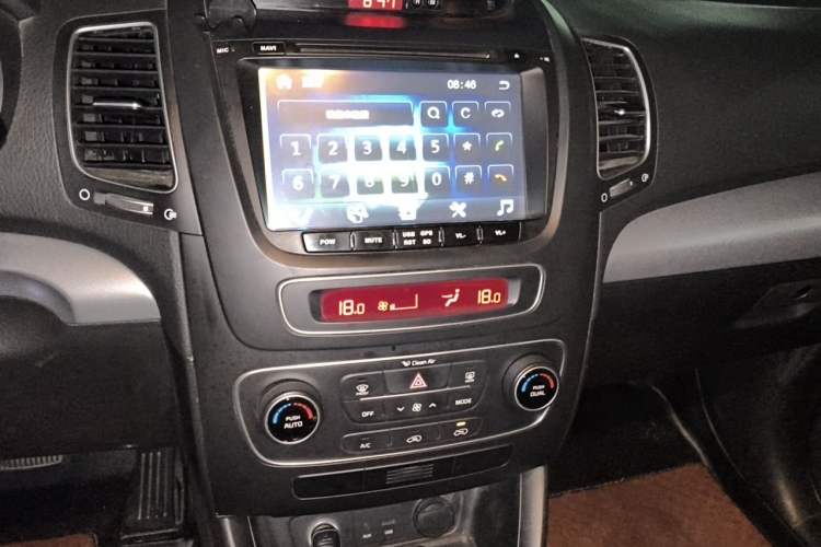 Used Kia Sorento 2013 2.4L 5-Seater Gasoline Comfort Version China IV Standard Audio And AC Panel