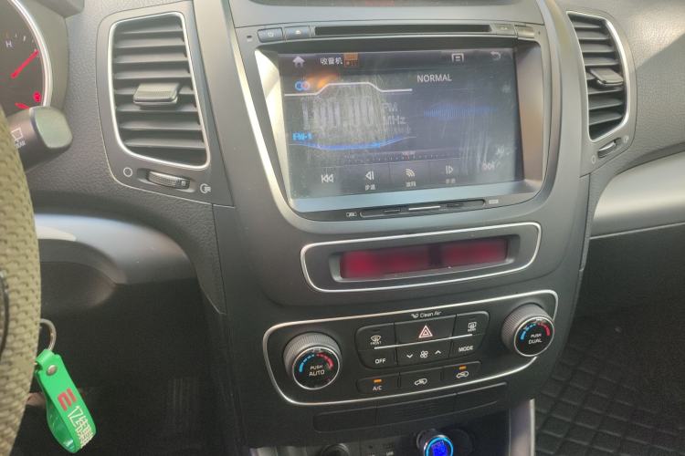 Used Kia Sorento 2013 2.2T 7-seat Diesel Comfort Edition Audio And AC Panel