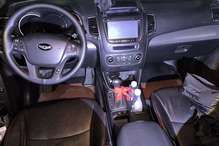 Used Kia Sorento 2013 2.4L 5-Seater Gasoline Comfort Version China IV Standard Center Console