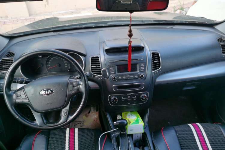 Used Kia Sorento 2013 2.2T 5-Seater Diesel Comfort Edition Center Console