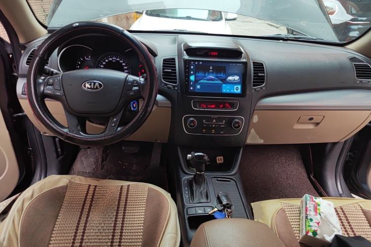 Used Kia Sorento 2013 2.2T 5-Seater Diesel Comfort Edition Center Console